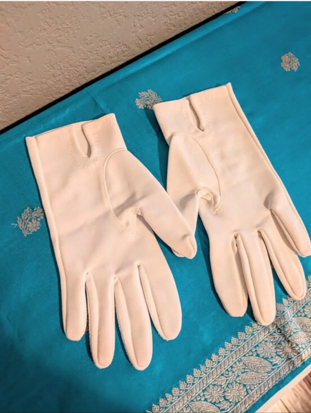 Vintage Classic Women's White Embroidered Dress Gloves